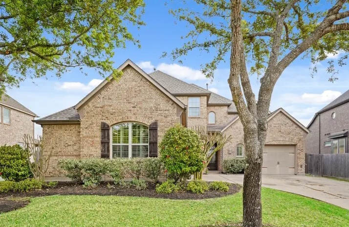 2 story Highland Homes with a generous backyard with a Pool - Houses in Cypress - Image 1 of 8