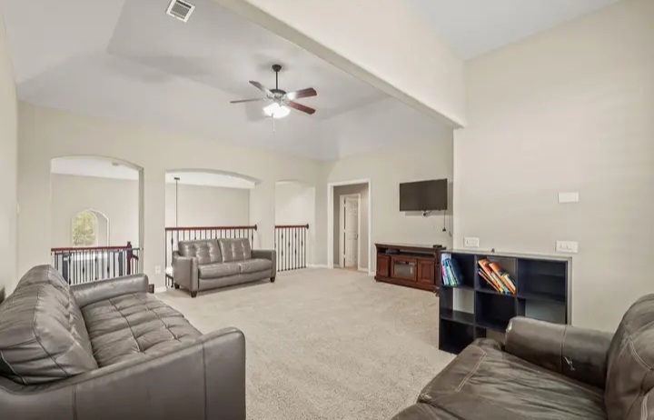 2 story Highland Homes with a generous backyard with a Pool - Houses in Cypress - Image 5 of 8