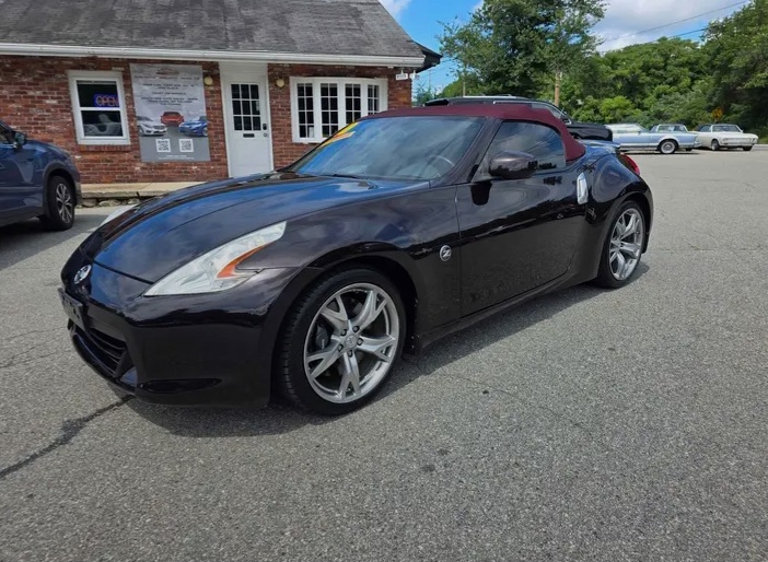2010 Nissan 370Z Roadster - Cars in Westford - Image 10 of 10