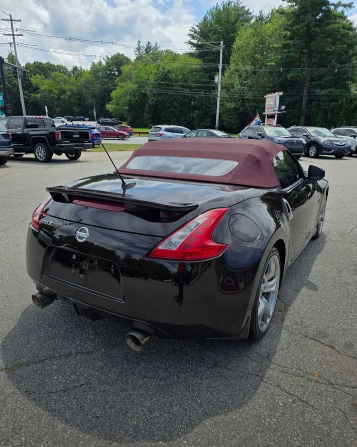 2010 Nissan 370Z Roadster - Cars in Westford - Image 5 of 10