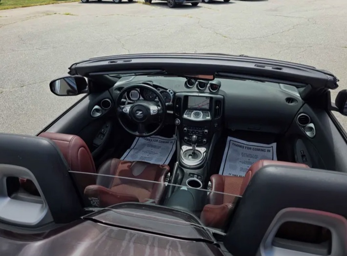 2010 Nissan 370Z Roadster - Cars in Westford - Image 6 of 10
