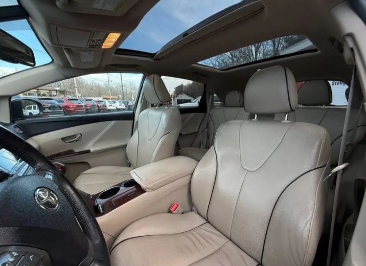 2010 Toyota Venza Wagon 4D for sale - Cars in Stoughton - Image 7 of 10