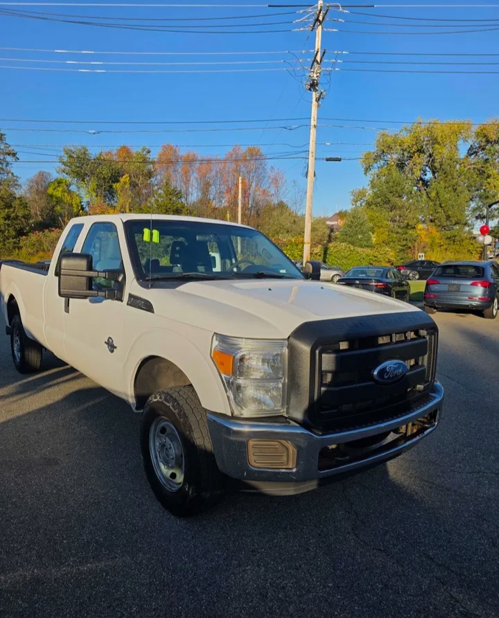2011 Ford F-350 Super Duty XL SuperCab 4WD At WESTFORD,MA - Cars in Westford - Image 4 of 10