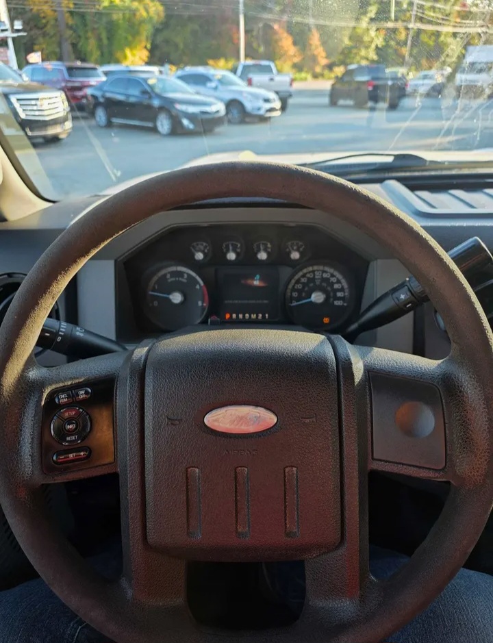 2011 Ford F-350 Super Duty XL SuperCab 4WD At WESTFORD,MA - Cars in Westford - Image 7 of 10
