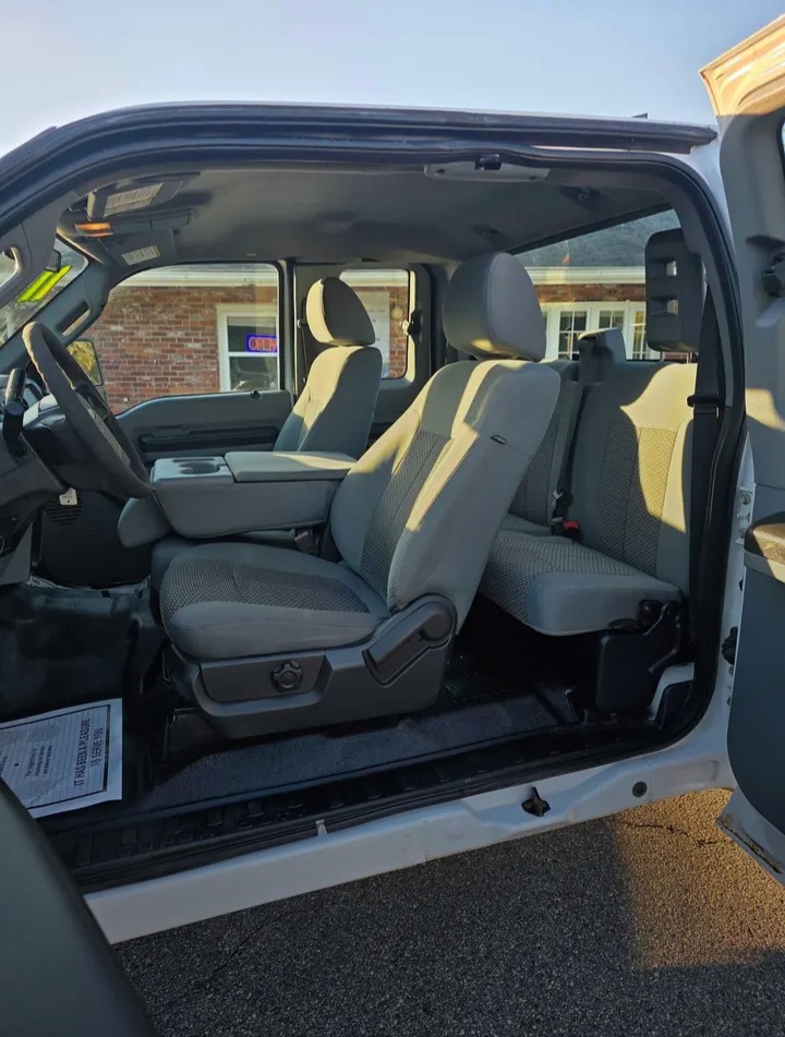 2011 Ford F-350 Super Duty XL SuperCab 4WD At WESTFORD,MA - Cars in Westford - Image 9 of 10