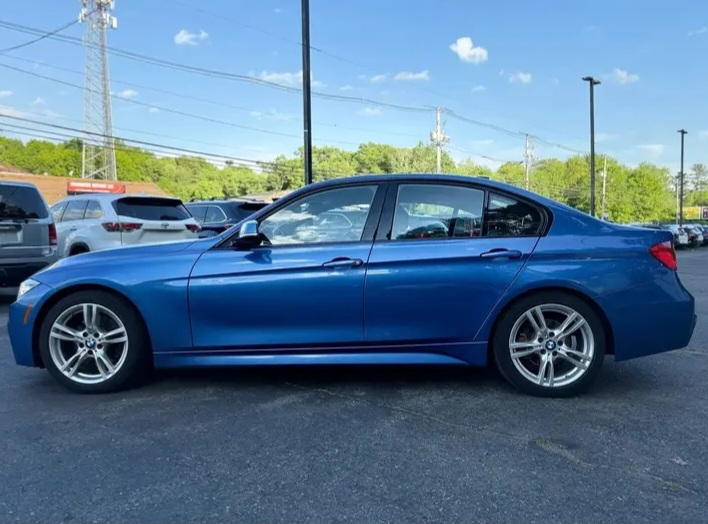 2013 **BMW 3 Series 328i Sedan 4D** - Cars in Stoughton - Image 4 of 10