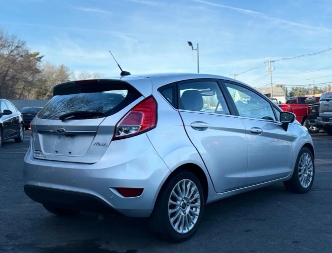 🚙 2014 Ford Fiesta Titanium Hatchback 4D - Cars in Stoughton - Image 4 of 7