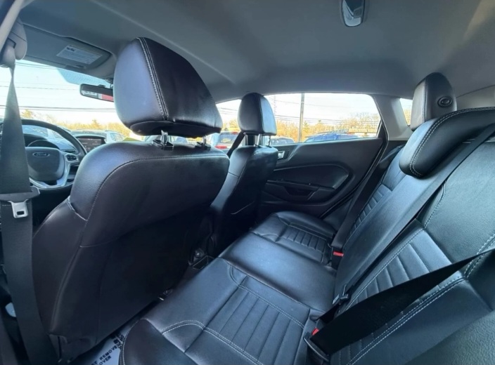 🚙 2014 Ford Fiesta Titanium Hatchback 4D - Cars in Stoughton - Image 6 of 7