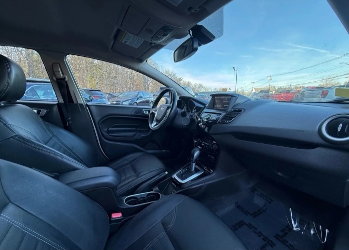 🚙 2014 Ford Fiesta Titanium Hatchback 4D - Cars in Stoughton - Image 7 of 7