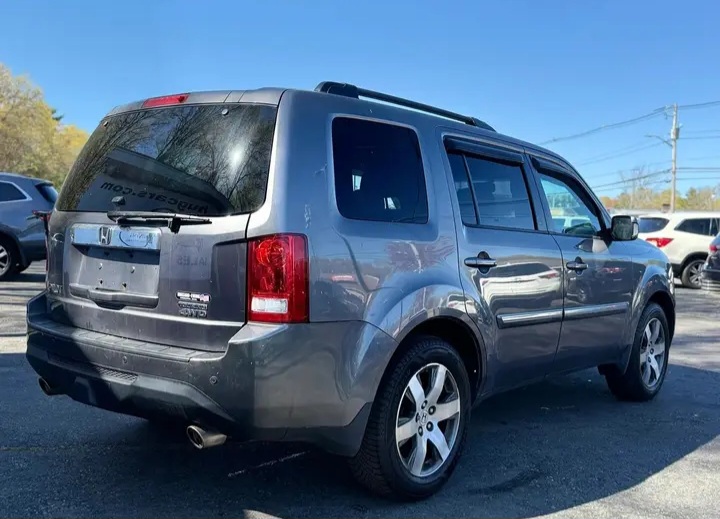 2014 Honda Pilot Touring Sport Utility 4D - Cars in Stoughton - Image 4 of 8