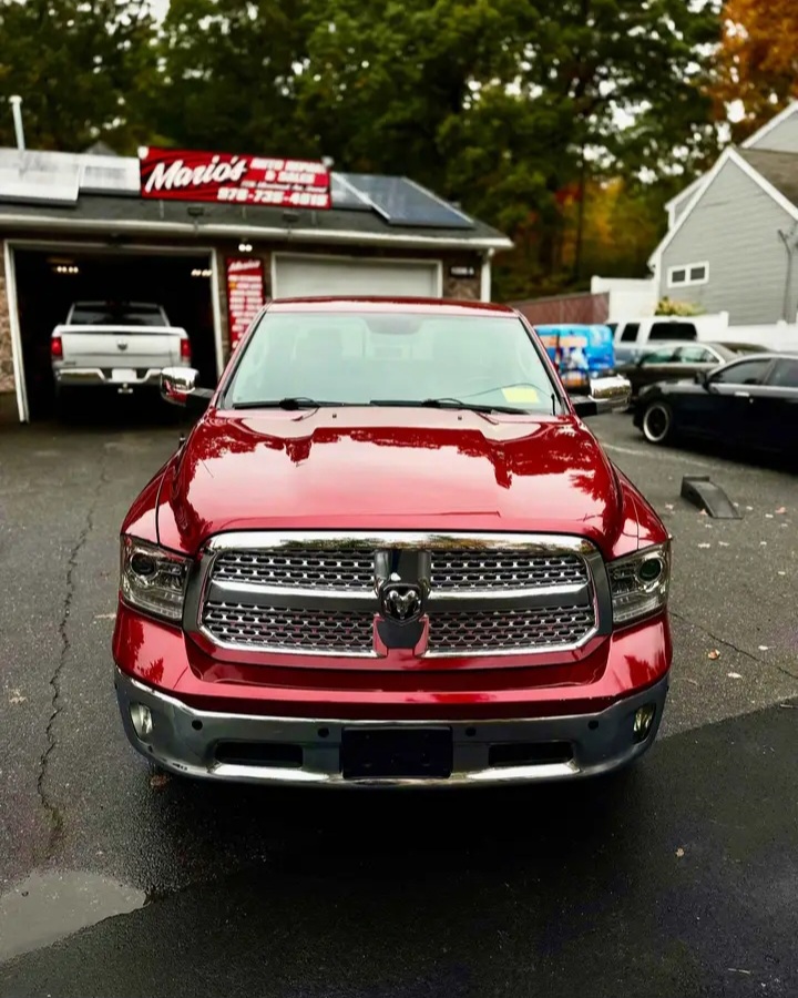 2014 RAM 1500 LARAMIE - LUXURY TRUCK AT AN UNBEATABLE PRICE! in Nashua — Cars