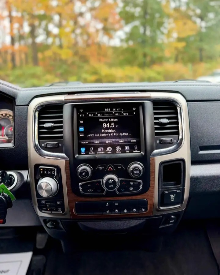 2014 RAM 1500 LARAMIE - LUXURY TRUCK AT AN UNBEATABLE PRICE! - Cars in Nashua - Image 10 of 10