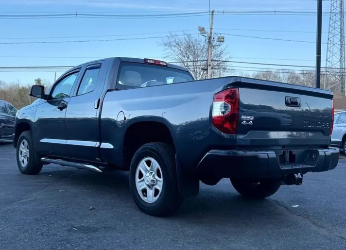 2014 Toyota Tundra Double Cab SR Pickup 4D - Cars in Stoughton - Imagen 4 of 9