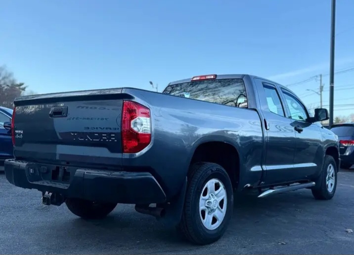 2014 Toyota Tundra Double Cab SR Pickup 4D - Cars in Stoughton - Imagen 5 of 9