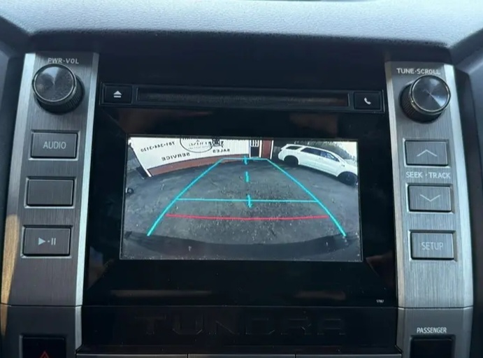 2014 Toyota Tundra Double Cab SR Pickup 4D - Cars in Stoughton - Imagen 9 of 9