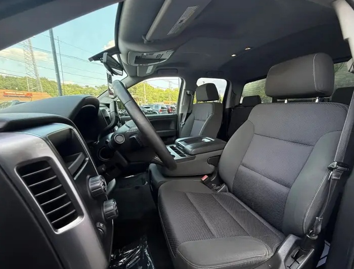 2015 Chevrolet Silverado 1500 Double Cab LT Pickup 4D 6 1/2 ft - Cars in Stoughton - Image 6 of 9