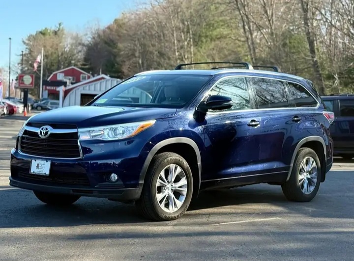 2015 Toyota Highlander XLE Sport Utility 4