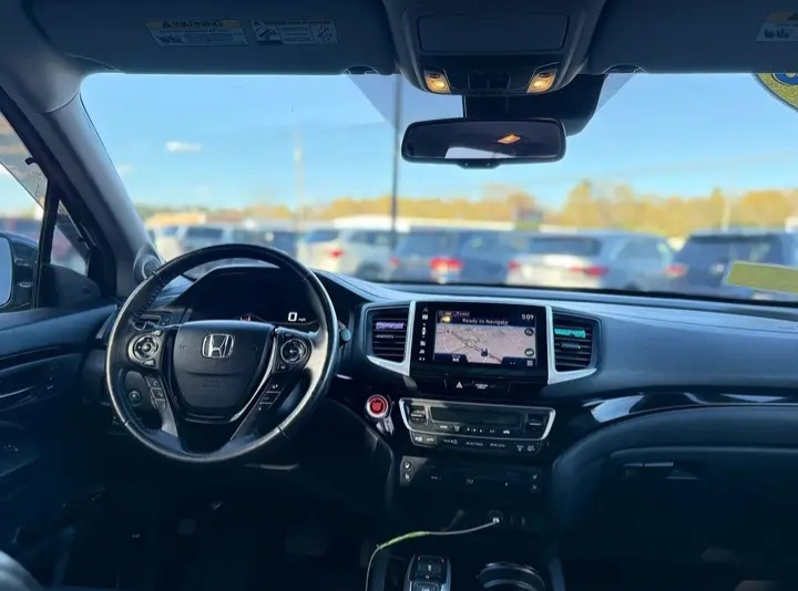 2016 Honda Pilot Elite Sport Utility 4D - Cars in Stoughton - Image 5 of 8