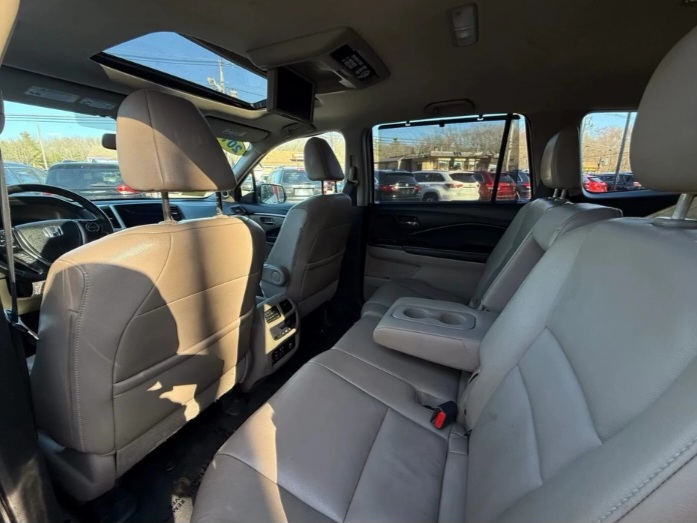 2016 Honda Pilot EX-L Sport Utility 4D - Cars in Stoughton - Image 5 of 9