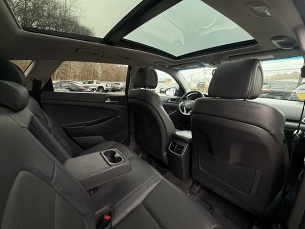 🚙 2016 HYUNDAI TUCSON Limited Sport Utility 4D - Cars in Stoughton - Image 6 of 8