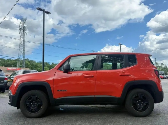 2016 **Jeep Renegade Sport SUV 4D** - Cars in Stoughton - Image 4 of 9
