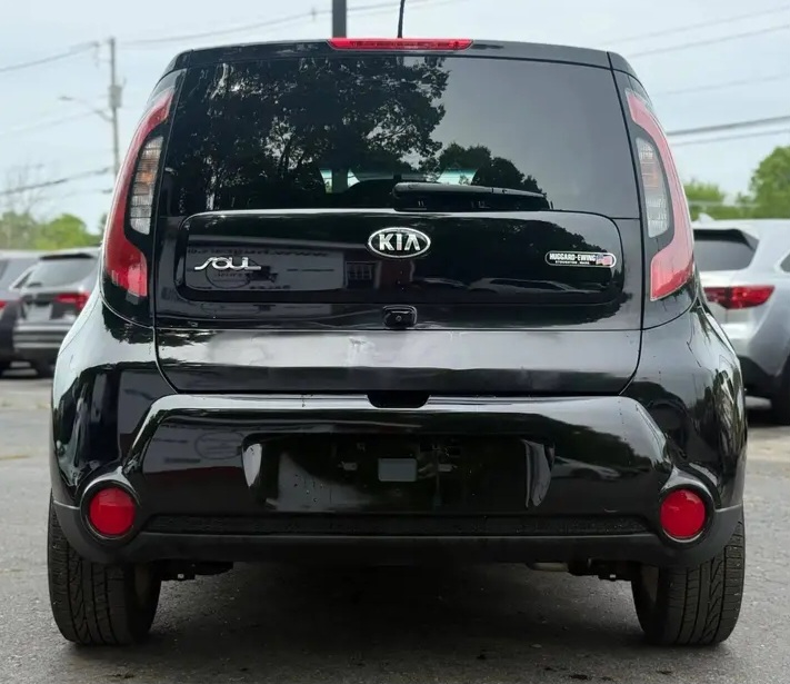 2016 **Kia Soul + Wagon 4D** - Cars in Stoughton - Image 4 of 7