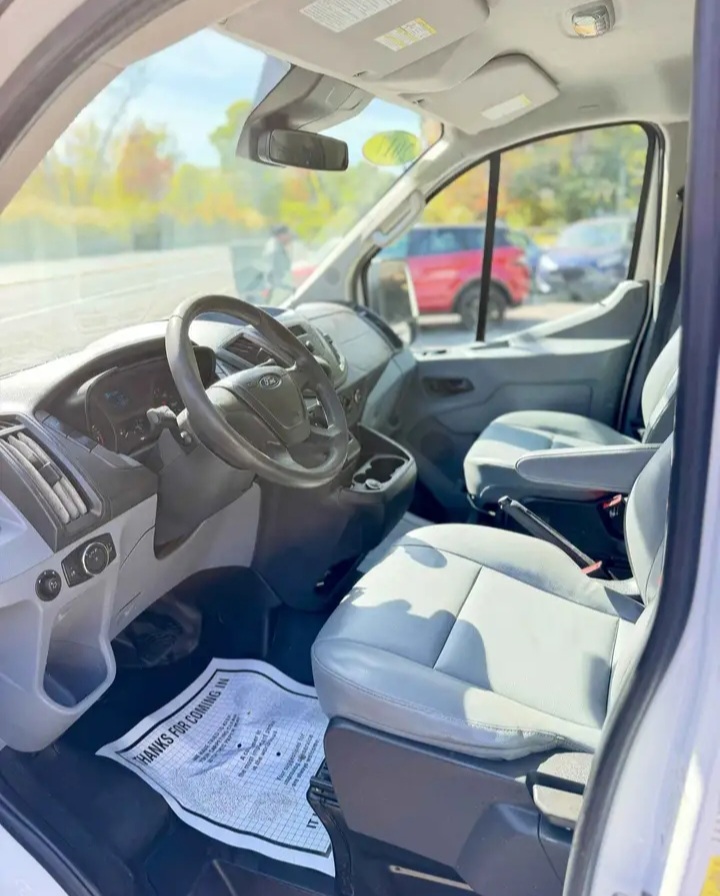 2017 FORD TRANSIT T150 AT AN INCREDIBLE PRICE - Cars in Nashua - Image 6 of 10