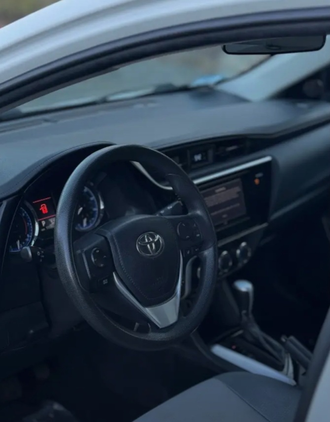 2017 TOYOTA COROLLA L FOR SALE IN WORCESTER - Cars in Worcester - Image 8 of 9