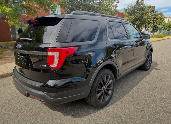 2018 FORD EXPLORER XLT AWD FOR SALE IN LYNN,MA - Cars in Lynn - Image 4 of 10