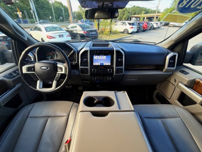 2018 Ford F-150 LARIAT 4WD SuperCrew 5.5’’ Box - Cars in Peabody - Image 6 of 10