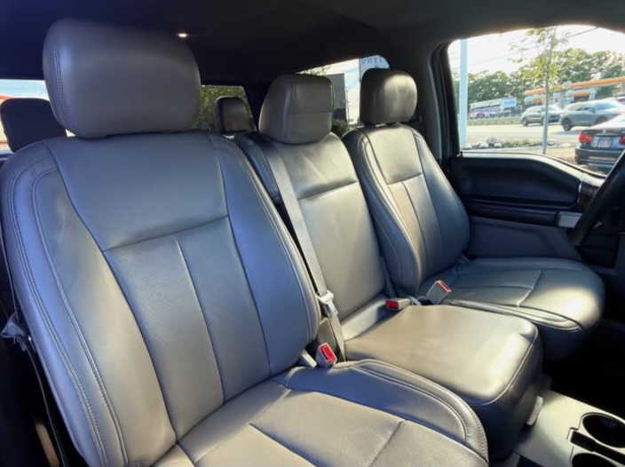2018 Ford F-150 LARIAT 4WD SuperCrew 5.5’’ Box - Cars in Peabody - Image 9 of 10