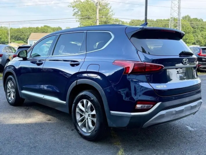 2019 **Hyundai Santa Fe SEL Sport Utility 4D** - Cars in Stoughton - Image 4 of 8