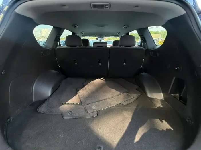 2019 **Hyundai Santa Fe SEL Sport Utility 4D** - Cars in Stoughton - Image 7 of 8