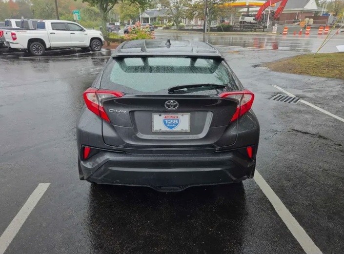 2020 Toyota C-HR LE for sale in Wakefield,MA - Cars in Wakefield - Bild 2 of 9