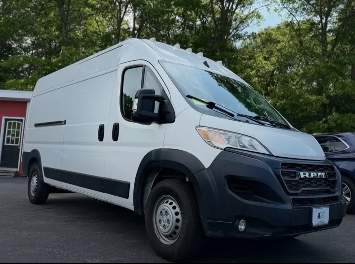 2025 RAM PROMASTER 2500 TRADESMAN – HIGH ROOF CARGO VAN - Cars in Stoughton - Image 3 of 10