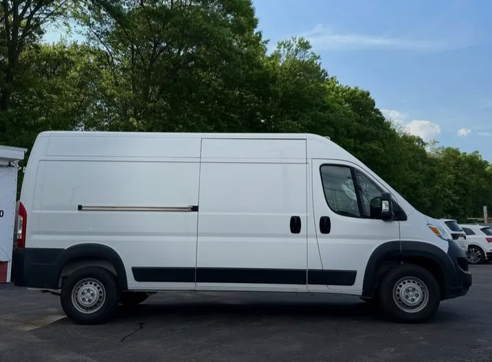 2025 RAM PROMASTER 2500 TRADESMAN – HIGH ROOF CARGO VAN - Cars in Stoughton - Image 4 of 10