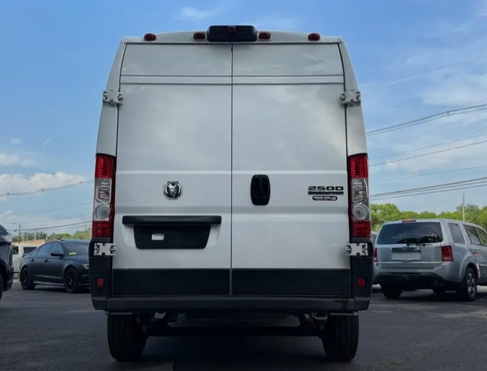 2025 RAM PROMASTER 2500 TRADESMAN – HIGH ROOF CARGO VAN - Cars in Stoughton - Image 5 of 10