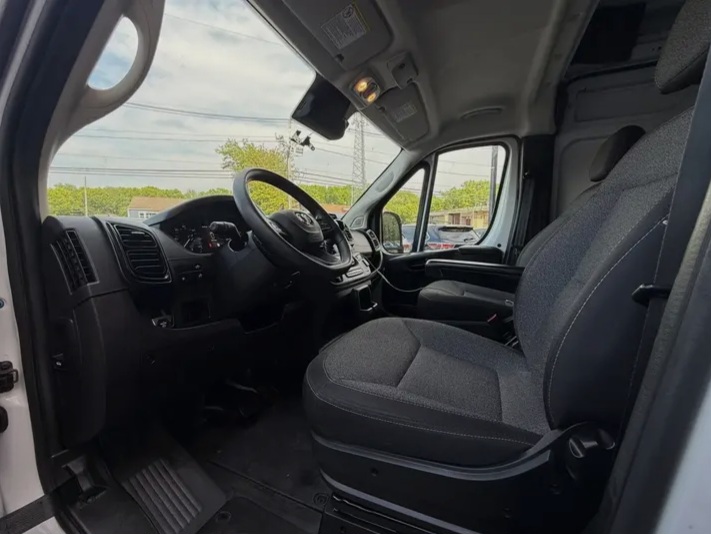 2025 RAM PROMASTER 2500 TRADESMAN – HIGH ROOF CARGO VAN - Cars in Stoughton - Image 7 of 10