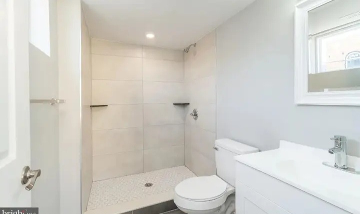 Apartment for sale at **2500 North Mascher Street – Unit 6**