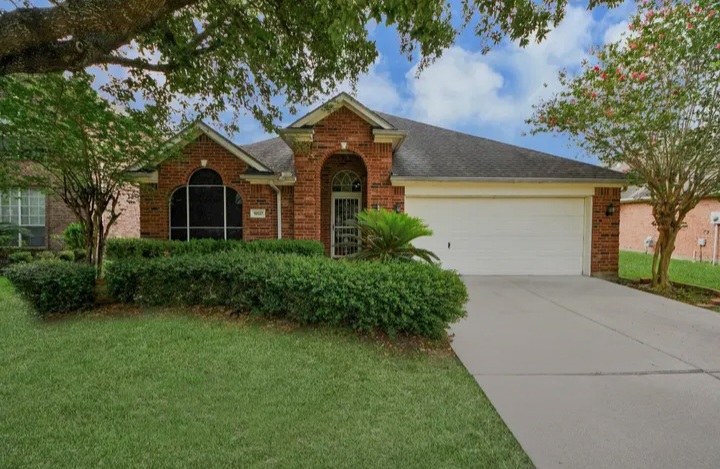 3B2B House for sale  in Windstone Colony - Houses in Katy - Image 1 of 7