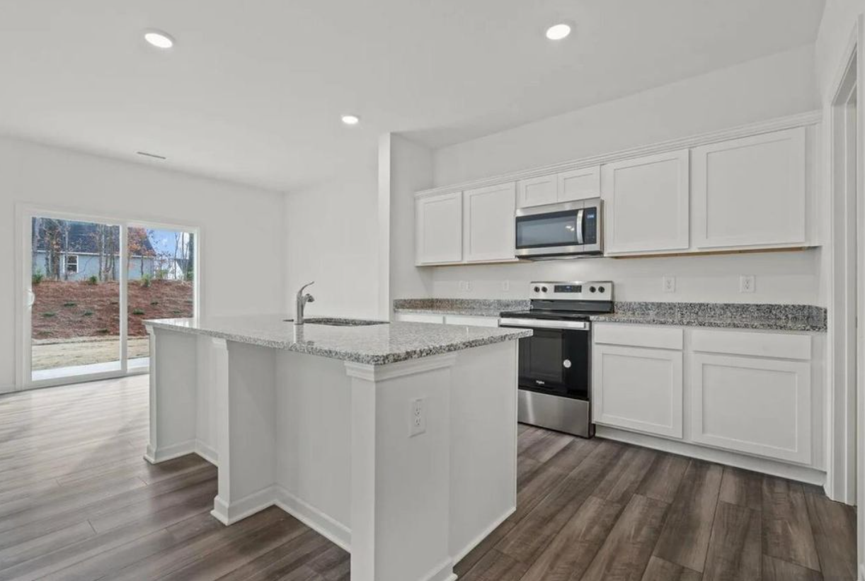 ✨ MASSIVE PRICE CUT – MOVE-IN READY! ✨ Brand-new Starlight Home in Waller