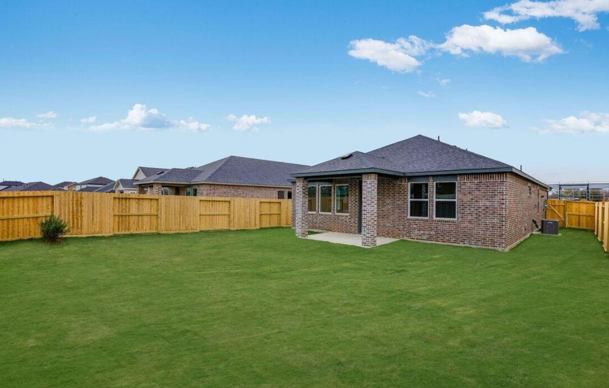 JUST REDUCED – Move-In Ready! 🏡✨ Taylor Morrison home in Tomball, Texas