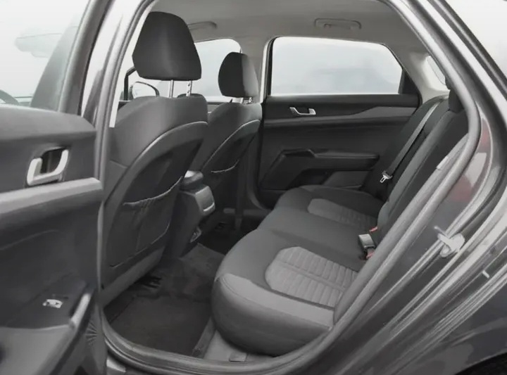 🔥 2025 Kia K5 LXS Sedan 4D — Sleek, Sporty & Like New