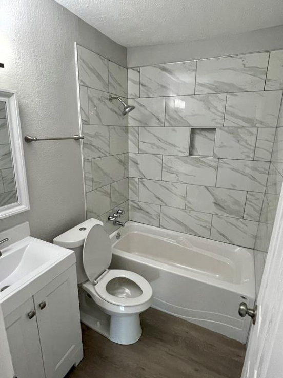 Well Kept Home With A Bright, Open Layout In A Convenient La Porte Location