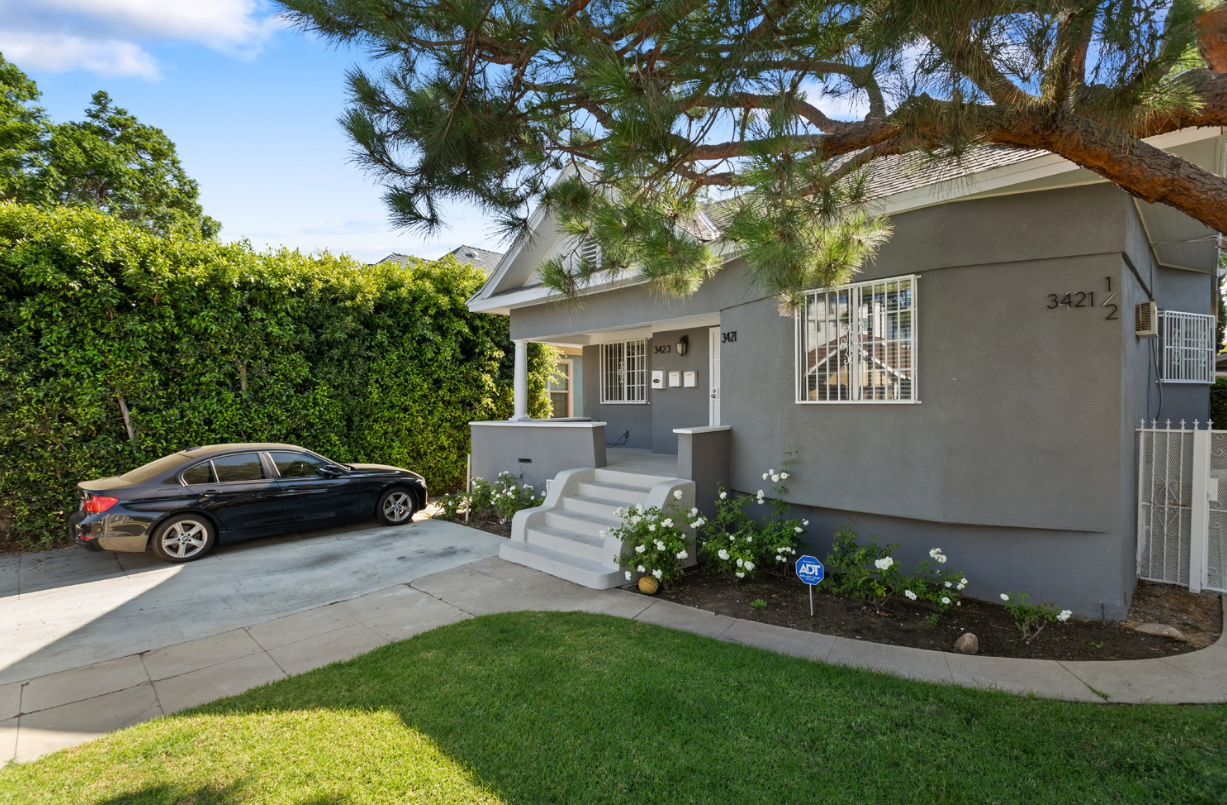 Fully Renovated 2 Bedroom 1 Bathroom Apartment