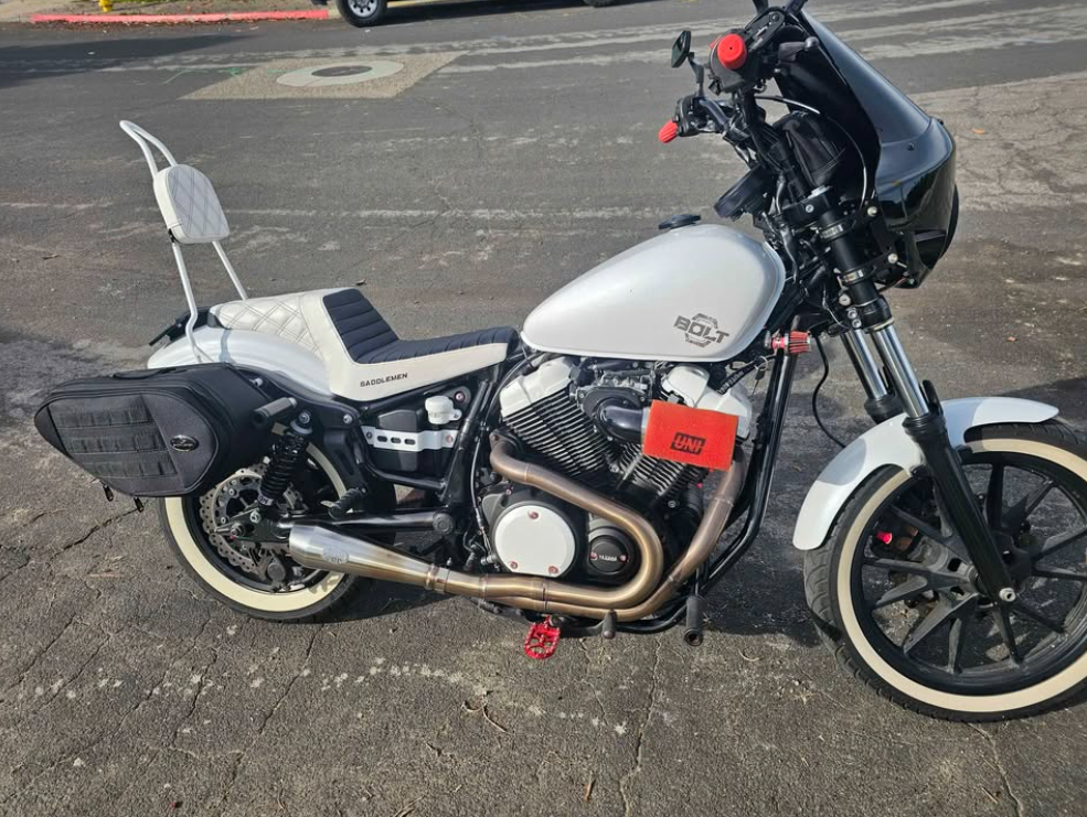2014 Yamaha bolt 950 15.7k miles SINGLE OWNER in Santa Barbara County — Motorcycles