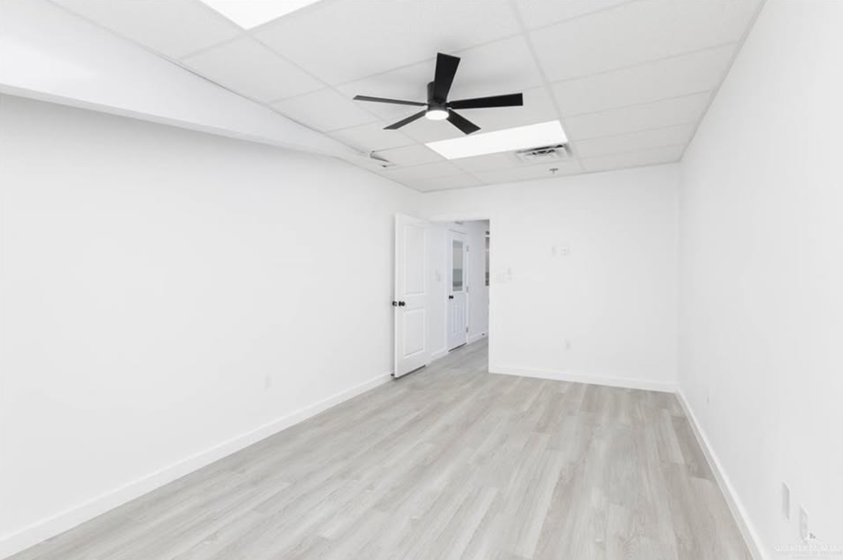 New commercial building in a prime location in Pharr!