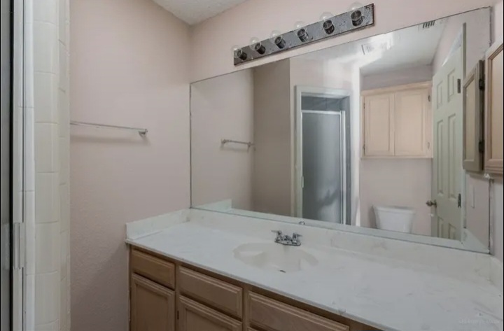 🏢 Income-Producing 4-Plex in Prime McAllen Location