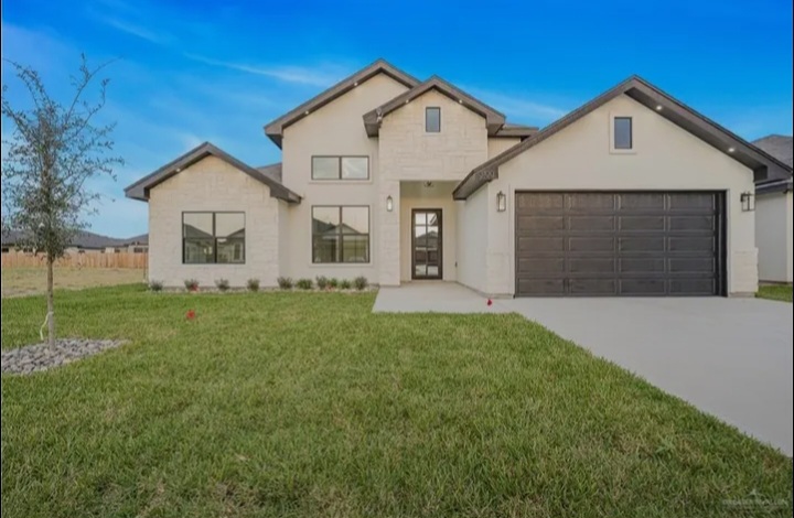 Stunning new house for sale in Edinburg