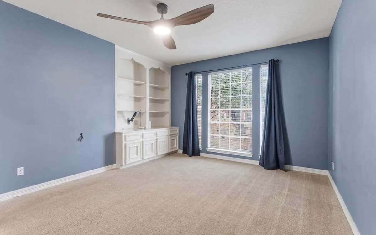 Big house for sale in  Gatesden Dr, Tomball